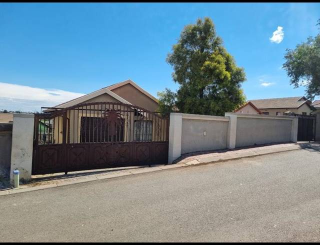 3 BEDROOM HOUSE FOR SALE IN ROODEKOP